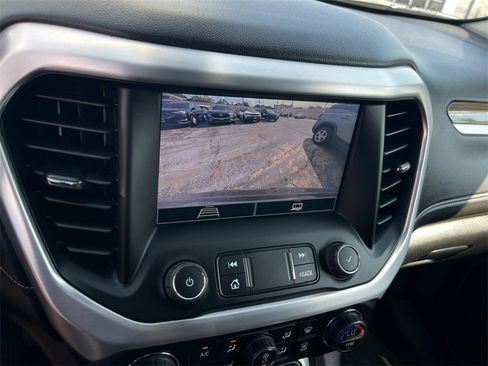 Used 2023 GMC Acadia SLE w/ Driver Convenience Package image 16