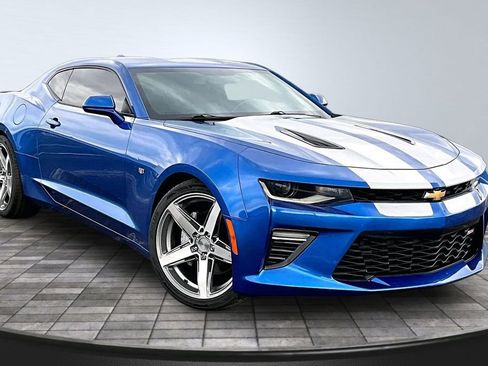 Used 2018 Chevrolet Camaro SS RWD image 12