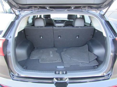 Used 2022 Kia Niro EX image 27