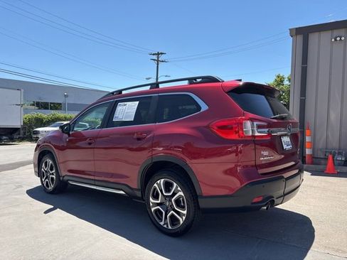Used 2024 Subaru Ascent Limited w/ Technology Package AWD/4WD image 5