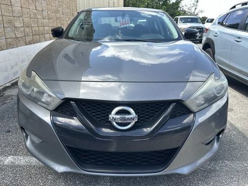 Used 2018 Nissan Maxima SR w/ Midnight Edition FWD image 2