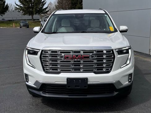 Used 2024 GMC Acadia Denali image 3