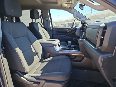 Certified 2022 Chevrolet Silverado 1500 LT Trail Boss w/ Convenience Package II image 29