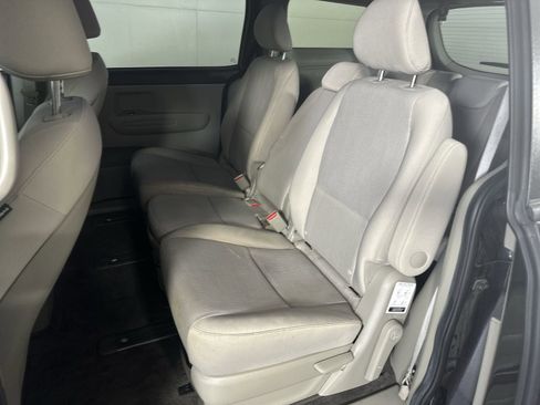 Used 2021 Kia Sedona LX image 23