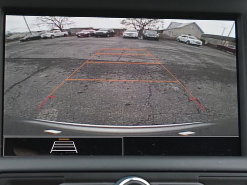 Used 2024 GMC Terrain SLE image 27