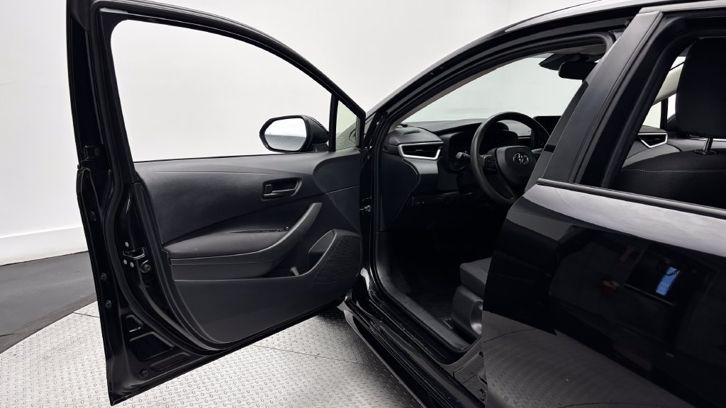 Used 2024 Toyota Corolla LE w/ LE Convenience Package FWD image 15