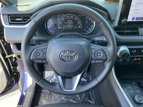 Used 2024 Toyota RAV4 SE w/ Weather & Moonroof Package AWD/4WD image 28