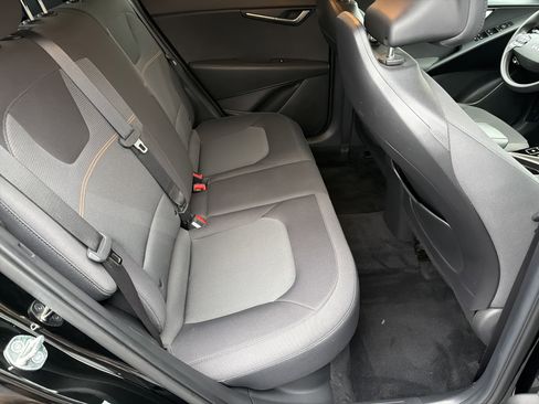 Used 2023 Kia Niro LX image 15