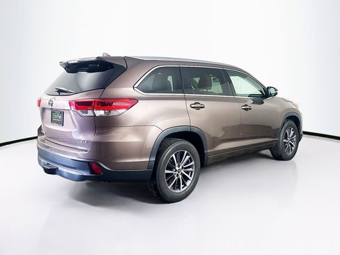 Used 2017 Toyota Highlander XLE FWD image 9