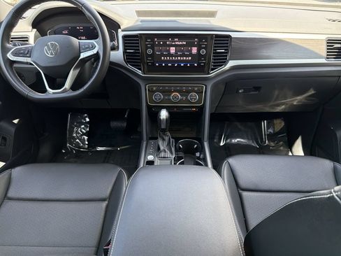 Used 2023 Volkswagen Atlas SE w/ Panoramic Sunroof Package FWD image 16
