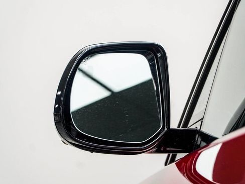 Used 2025 Land Rover Range Rover Sport SE image 15