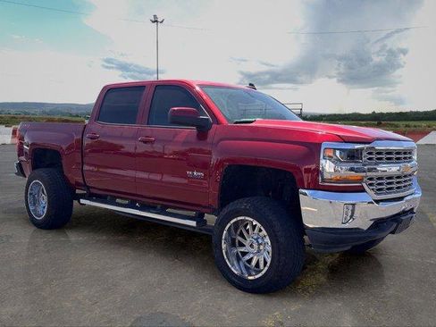 Used 2018 Chevrolet Silverado 1500 LT w/ Texas Edition AWD/4WD image 2