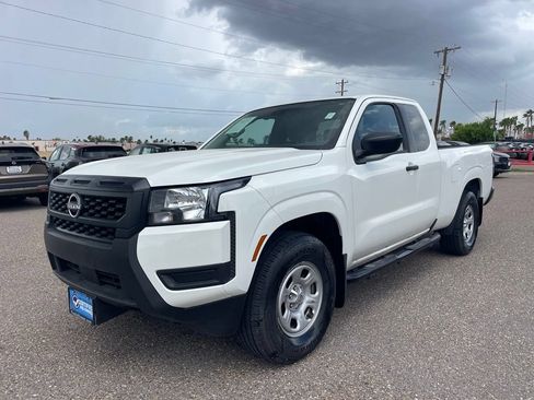 Used 2025 Nissan Frontier S RWD image 3