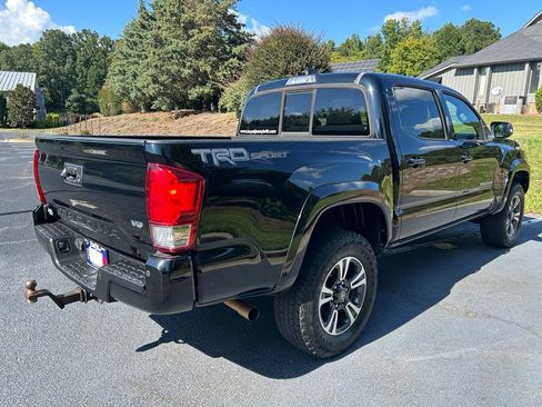 Used 2016 Toyota Tacoma TRD Sport w/ Premium & Technology Package RWD image 20