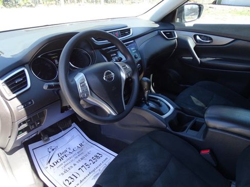 Used 2016 Nissan Rogue S image 9