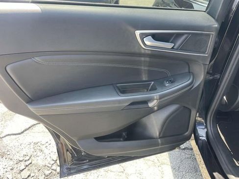 Used 2024 Ford Edge Titanium image 17