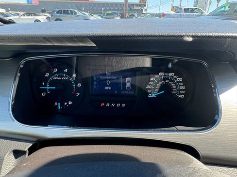 Used 2017 Ford Taurus SEL image 18