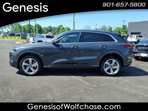 Used 2025 Audi Q5 Premium Plus w/ Premium Plus AWD/4WD image 2