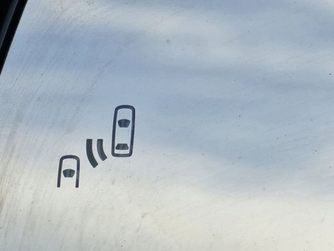 Certified 2025 Toyota Highlander XLE image 18