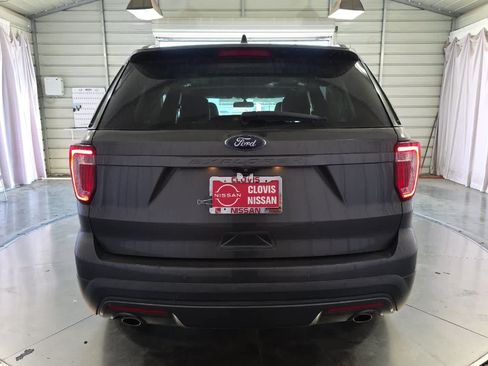 Used 2017 Ford Explorer XLT w/ Equipment Group 202A AWD/4WD image 8