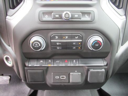 Used 2025 Chevrolet Silverado 1500 Custom image 22