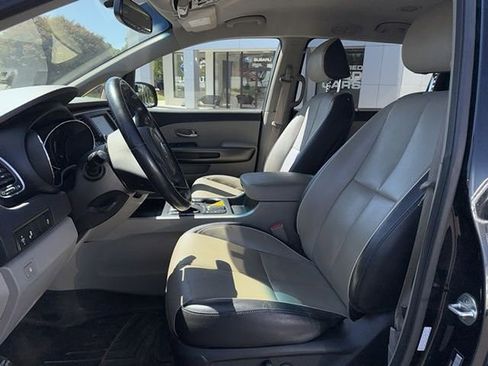 Used 2019 Kia Sedona EX FWD image 6