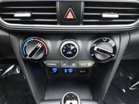 Used 2021 Hyundai Kona SE image 28