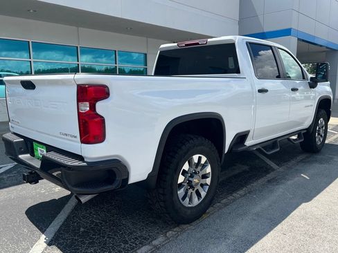 Used 2025 Chevrolet Silverado 2500 Custom w/ Custom Convenience Package AWD/4WD image 4