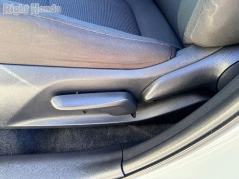 Used 2022 Toyota RAV4 LE w/ Carpet Mat Package (TMS) image 23