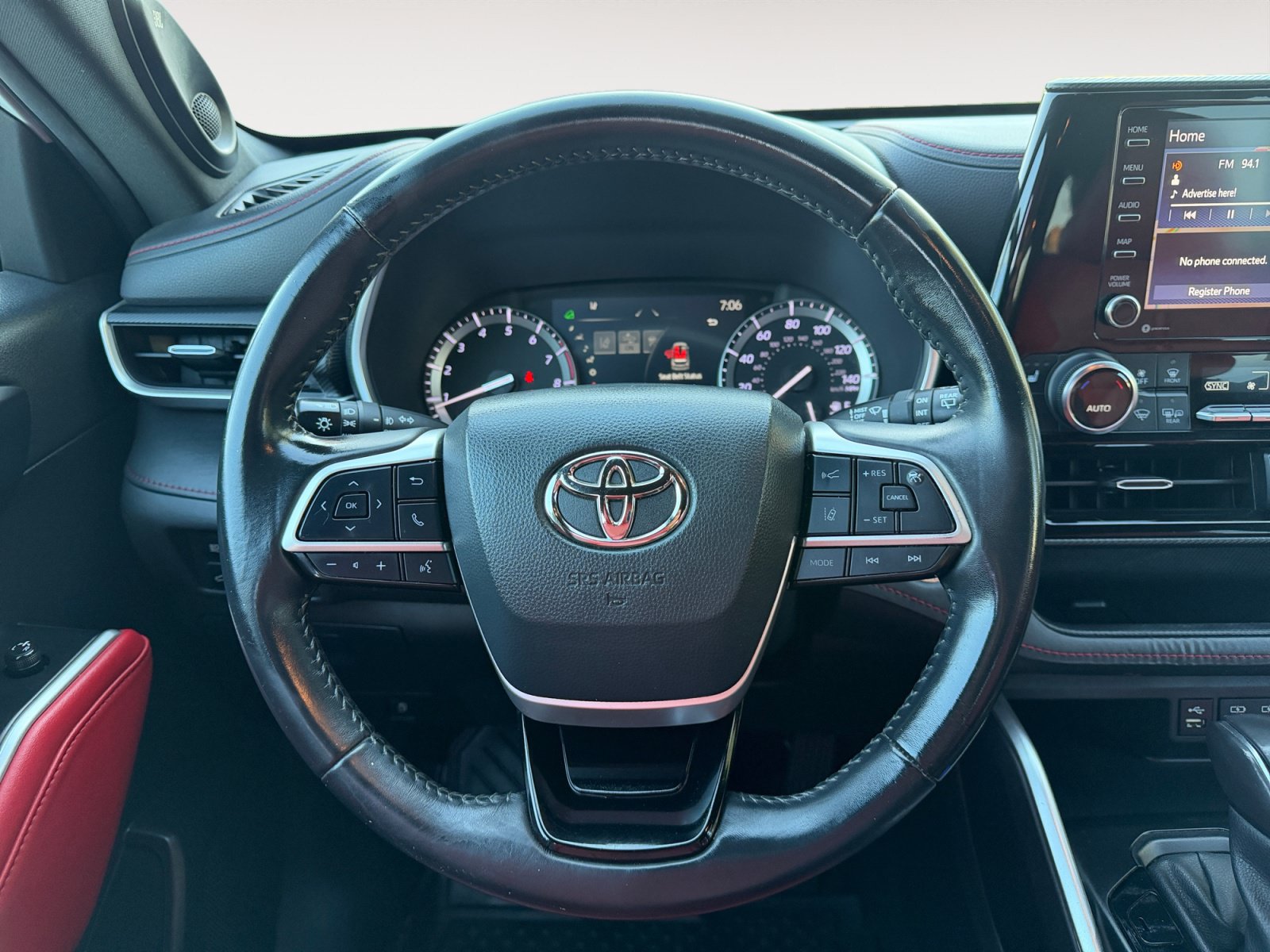 Used 2022 Toyota Highlander XSE AWD/4WD image 12