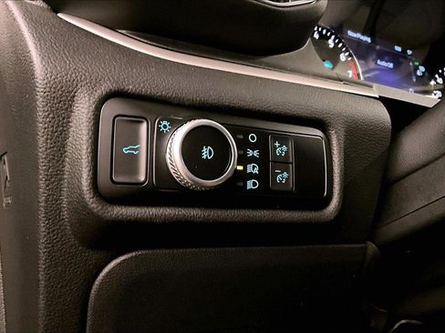 Certified 2022 Ford Explorer XLT w/ Equipment Group 202A image 31