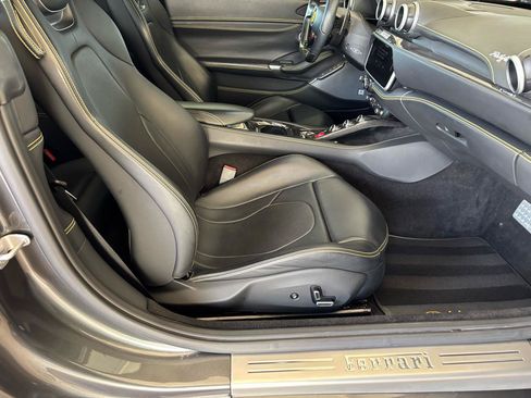 Used 2020 Ferrari Portofino RWD image 25