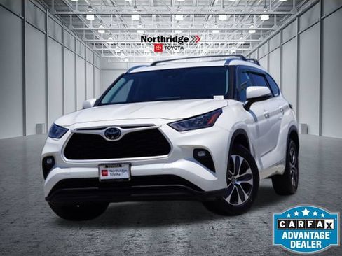 Used 2020 Toyota Highlander XLE FWD image 1