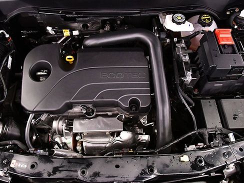 Used 2025 Chevrolet Equinox LT w/ Safety and Technology Package image 30