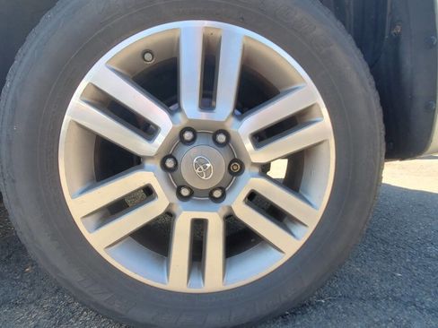 Used 2011 Toyota 4Runner Limited image 26