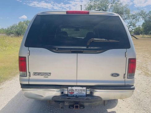Used 2003 Ford Excursion XLT image 10