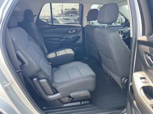 Used 2021 Chevrolet Traverse LT FWD image 31