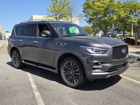 Used 2024 INFINITI QX80 Sensory image 4