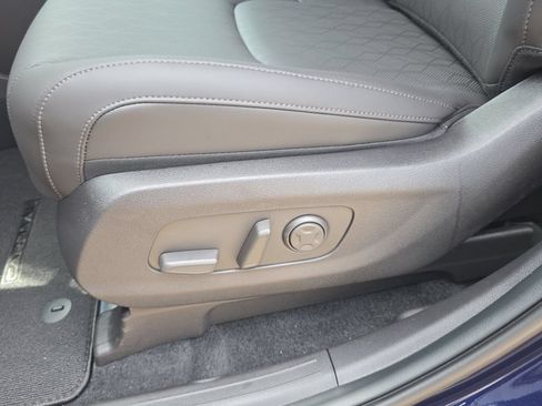 New 2027 Kia Carnival FWD image 21