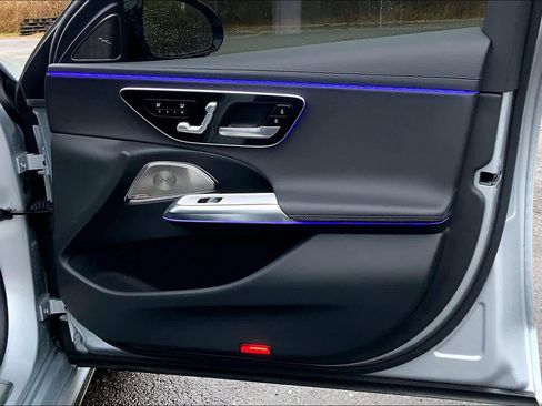 Used 2024 Mercedes-Benz E 350 4MATIC Sedan image 21