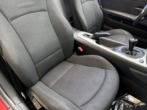 Used 2005 BMW Z4 2.5i image 14