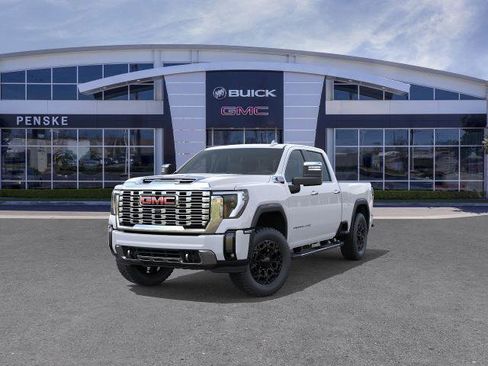 New 2026 GMC Sierra 2500 Denali w/ Denali Reserve Package image 8