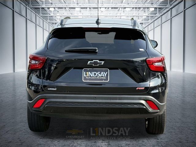 Used 2025 Chevrolet Trax RS w/ Sunroof Package FWD image 5