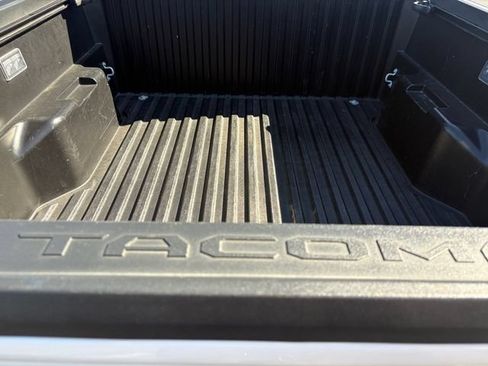 Certified 2024 Toyota Tacoma SR5 AWD/4WD image 19
