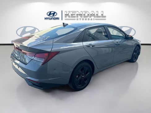 Used 2023 Hyundai Elantra SEL FWD image 6