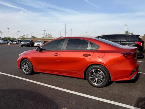 Used 2022 Kia Forte LXS w/ LXS Technology Package image 4
