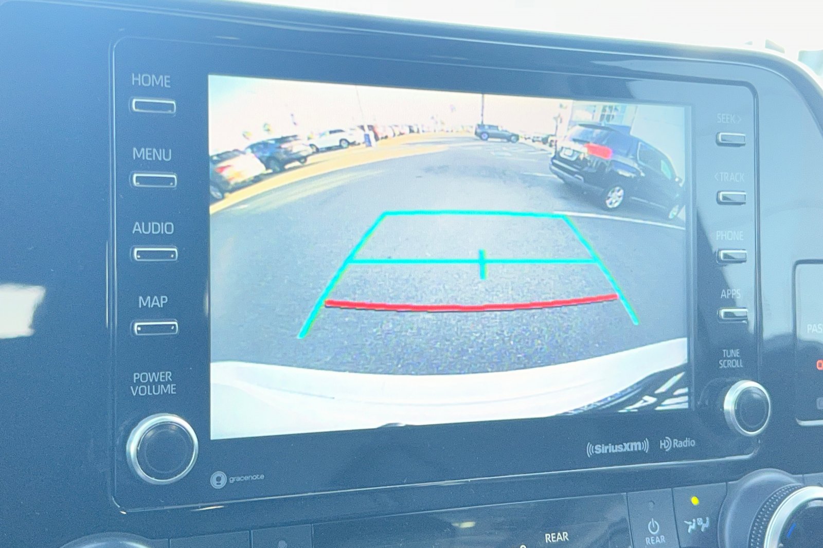 Used 2021 Toyota Highlander XLE FWD image 20