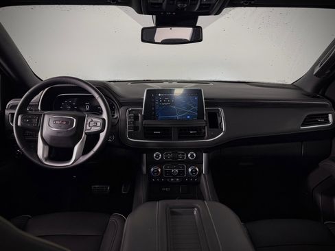 Used 2023 GMC Yukon XL SLT w/ SLT Premium Package image 22