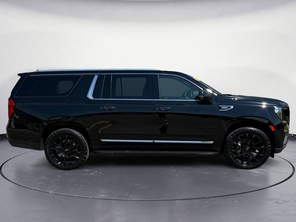 Used 2023 GMC Yukon XL SLT w/ SLT Luxury Package AWD/4WD image 10