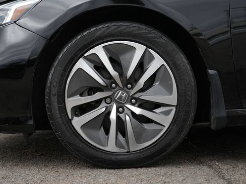 Used 2018 Honda Accord EX image 13